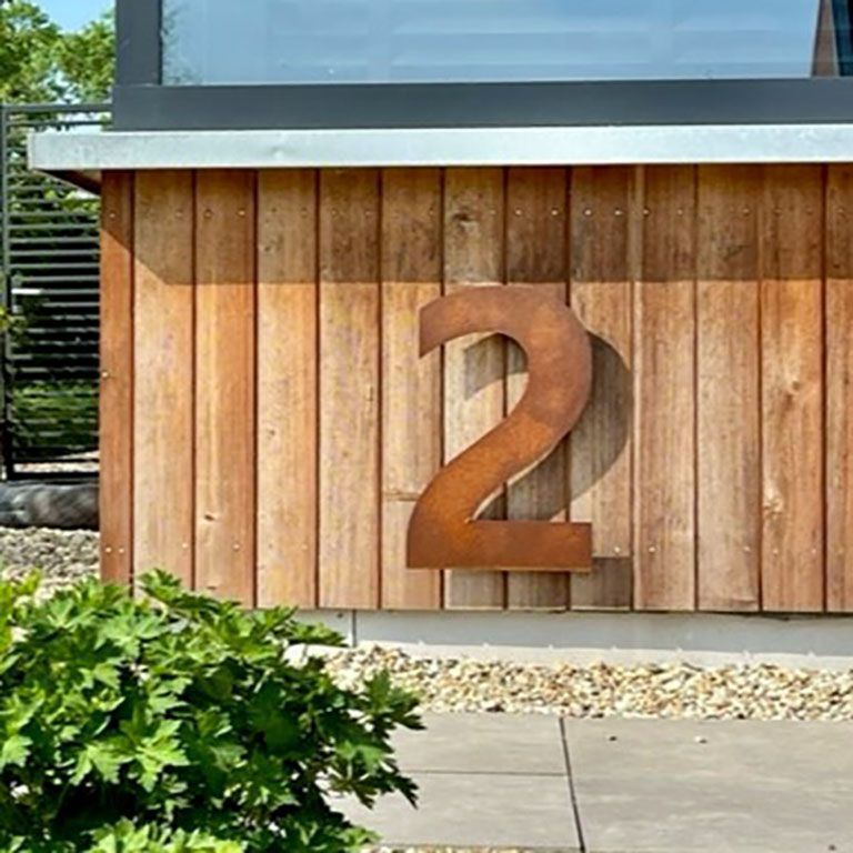 Αριθμός από ατσάλι corten 2 - 50 cm