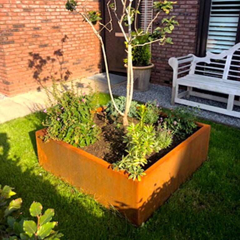 Συγκολλημένη ζαρντινιέρα από ατσάλι corten Montana 120 x 120 x 40 cm