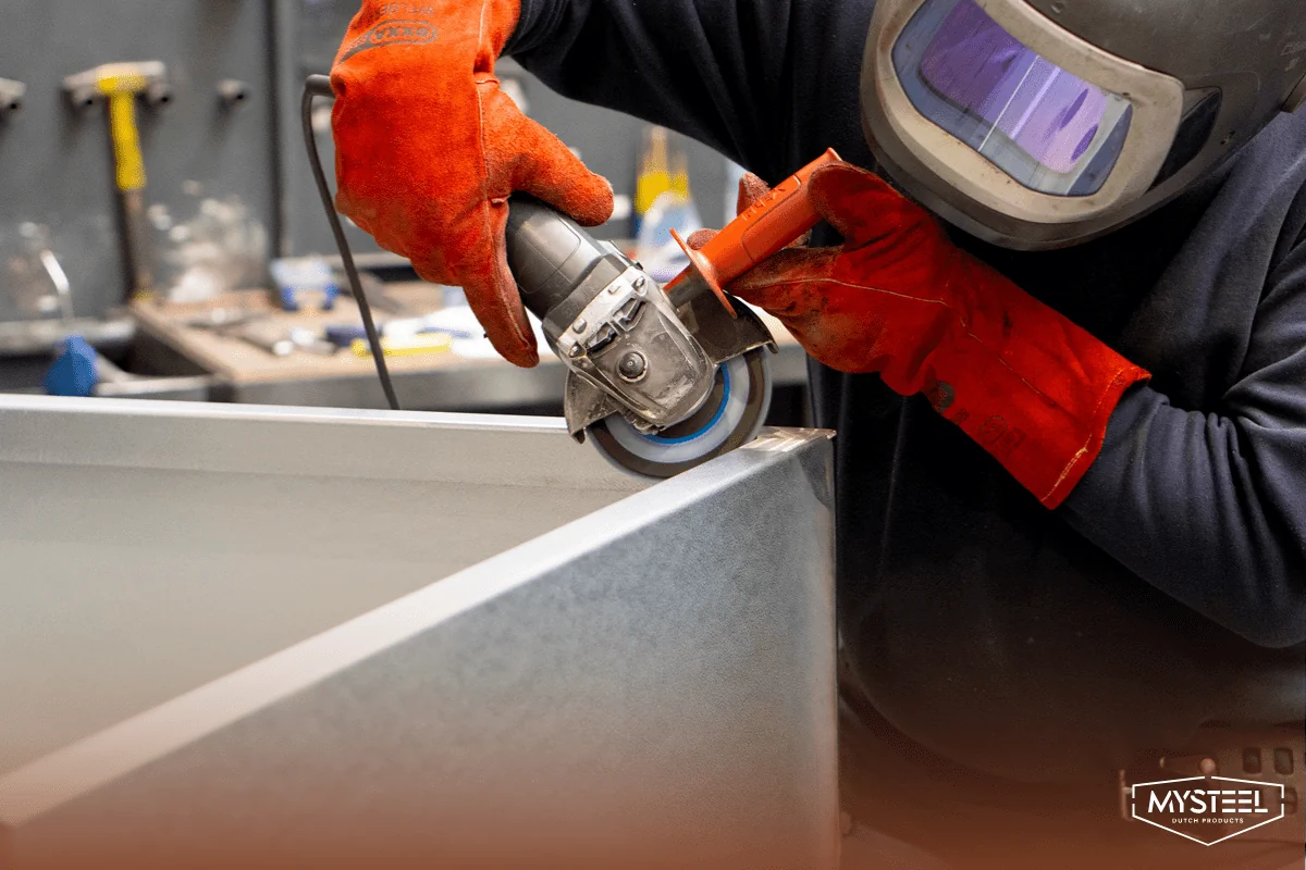 Επεξεργασία του Cortenstahl σαν επαγγελματίας: λείανση, διάτρηση, κοπή και άλλα
